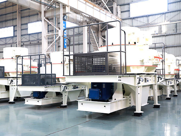 時產(chǎn)100噸風(fēng)化石制砂機(jī)