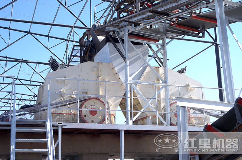 砂石料生產(chǎn)線現(xiàn)場 砂石料生產(chǎn)線現(xiàn)場