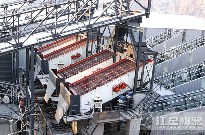 石料生產(chǎn)線生產(chǎn)現(xiàn)場 石料生產(chǎn)線生產(chǎn)現(xiàn)場