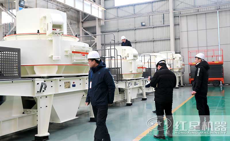 來廠參觀制砂設備的客戶 來廠參觀制砂設備的客戶