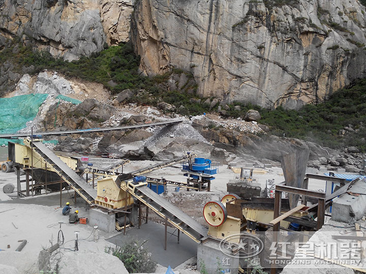 河北廊坊時產200噸的制砂生產線客戶現場 河北廊坊時產200噸的制砂生產線客戶現場